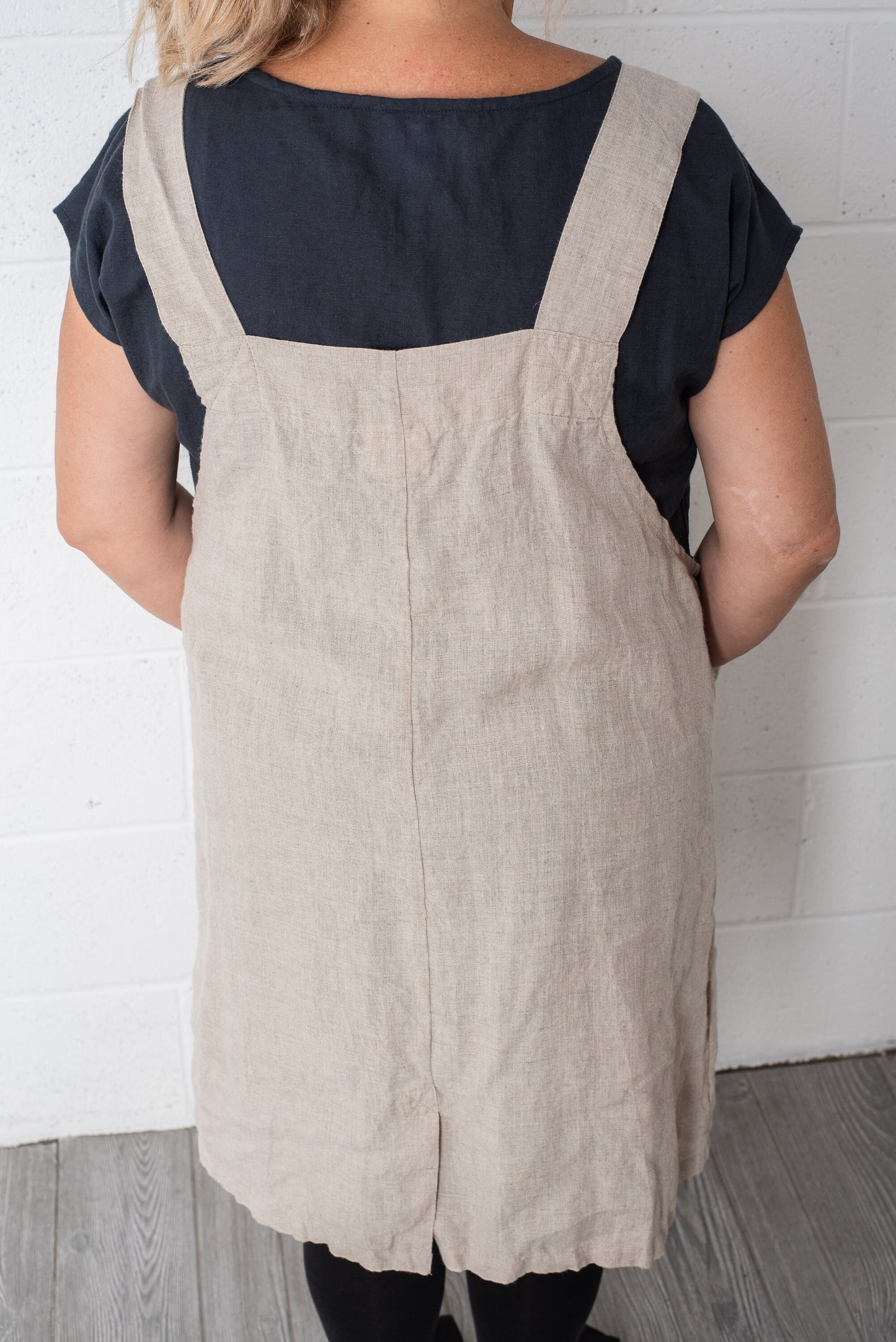 Medium-weight linen garden dress, crafted from 100% European flax.