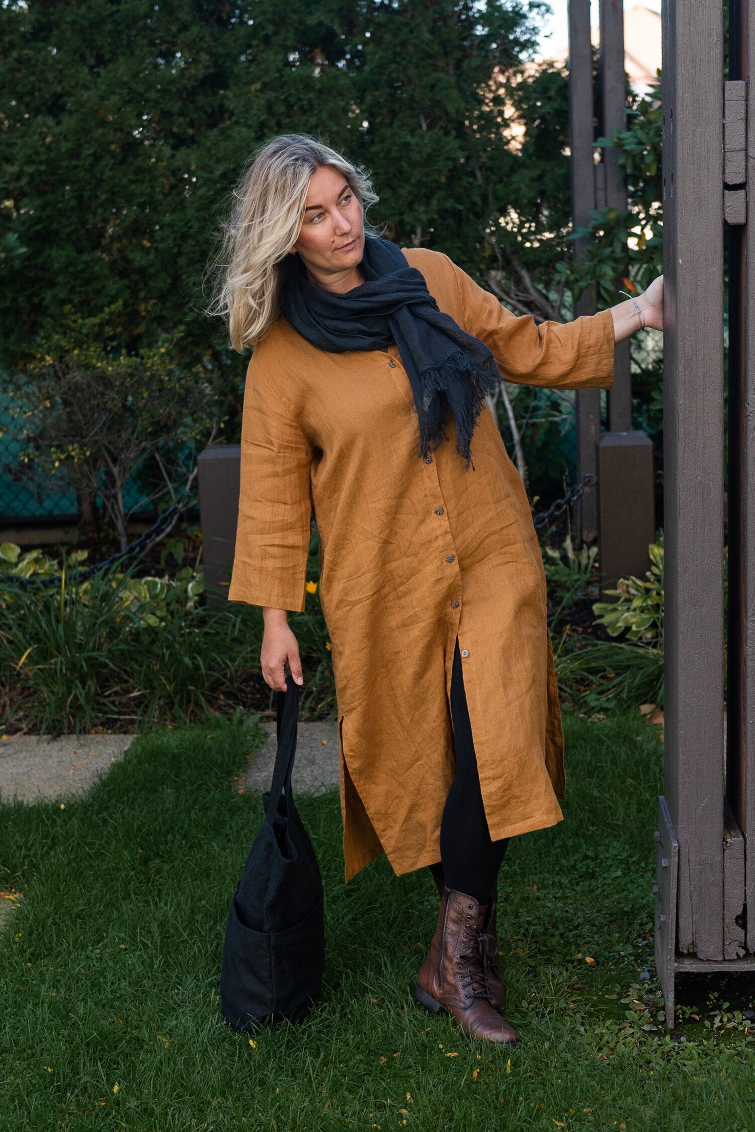 Airy and lightweight linen duster, crafted with care from 100% European flax.