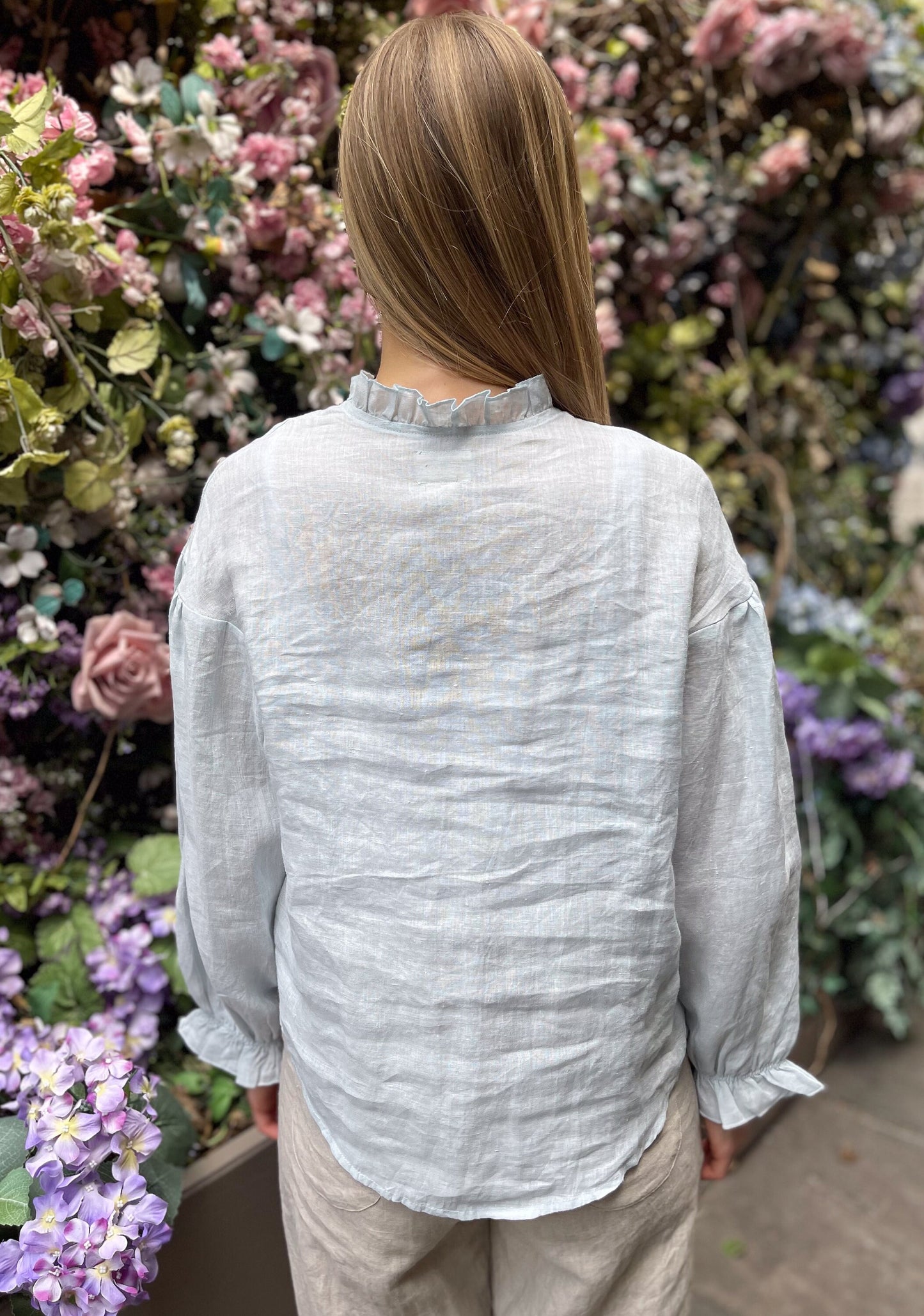 Linen Blouse with ruffles