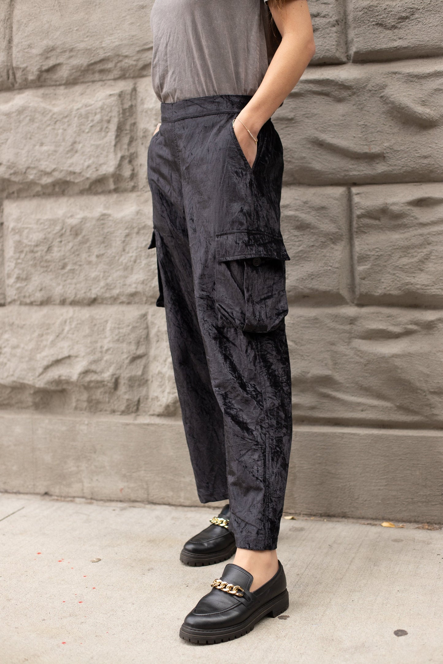 Luxurious Velvet Cargo Pants - Comfort and Style Combined
