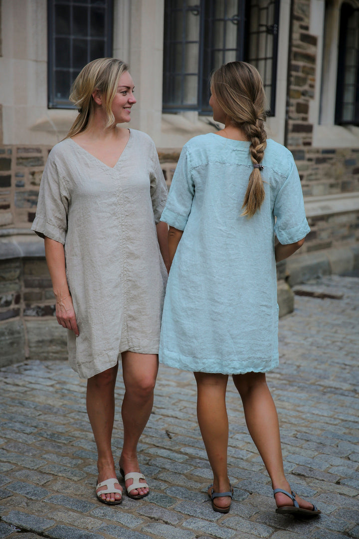 Chic Linen V-Neck Tunic - Perfect Plus Size Gift for Mom