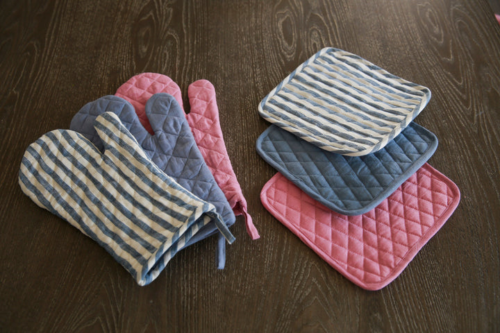 Linen Kitchen Set: 2 Pot Holders & 2 Oven Mitts