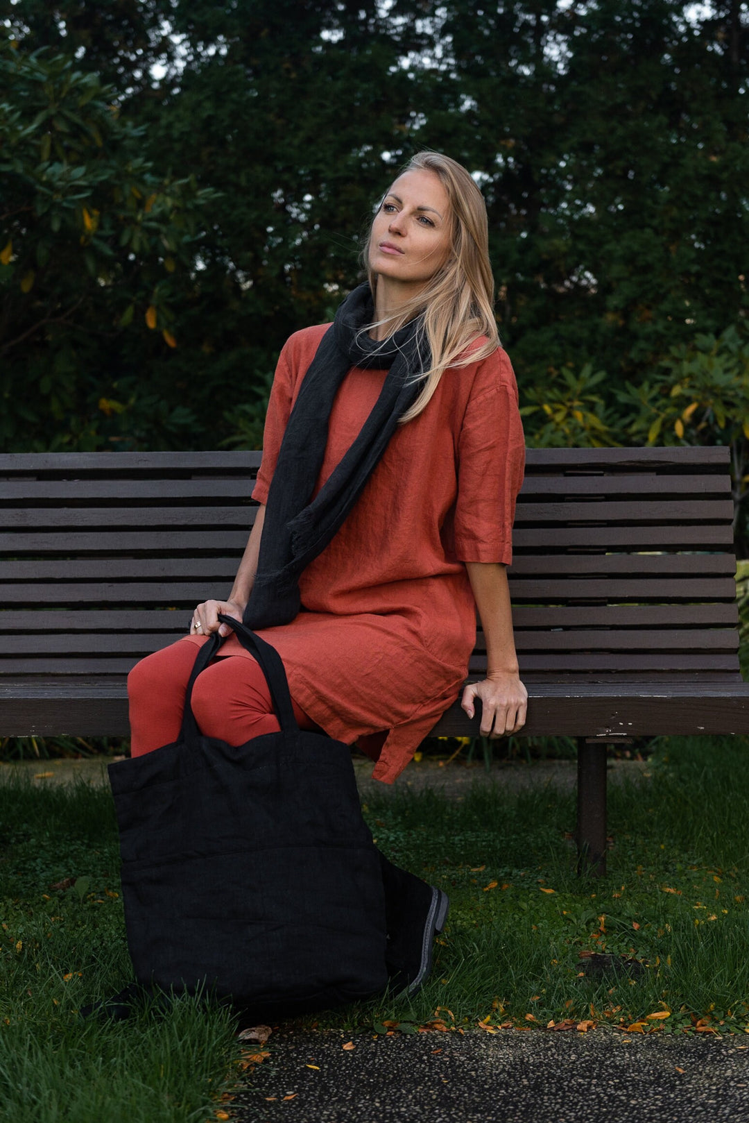 Autumn-inspired linen tunic dress showcasing its beautiful texture and wrinkles.