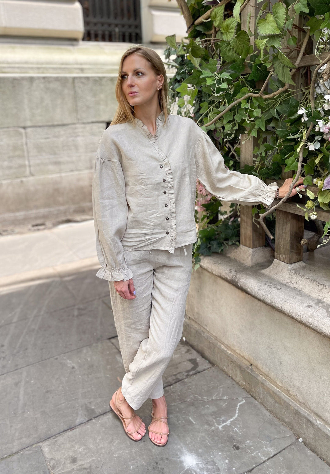 Linen Blouse with ruffles