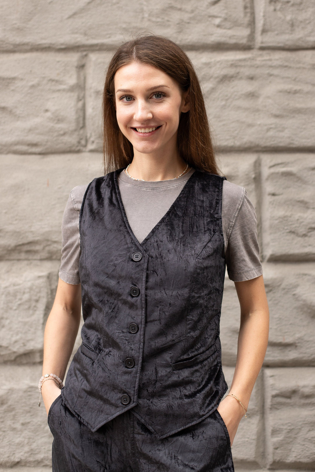 Velvet Vest - Luxurious Elegance for Effortless Style